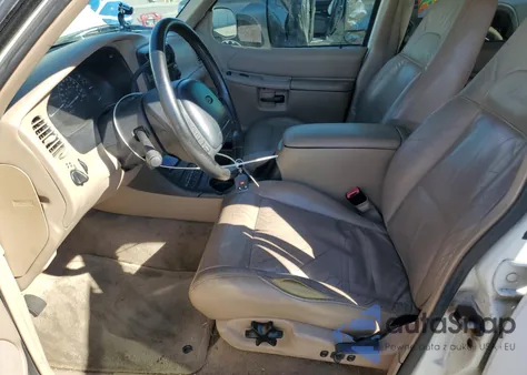 1999 Ford Explorer z USA, uszkodzony, nr VIN 1FMDU32P2XZA60512